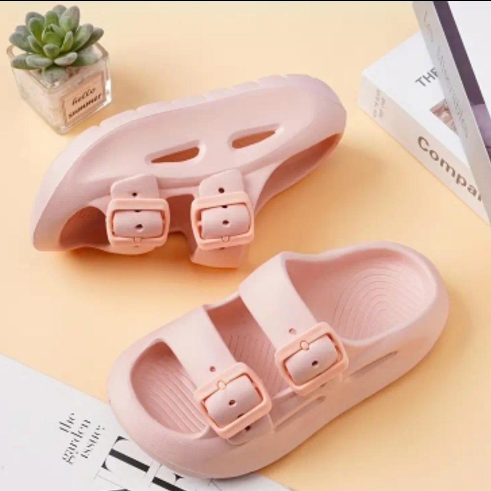 Foamy rubber sandal